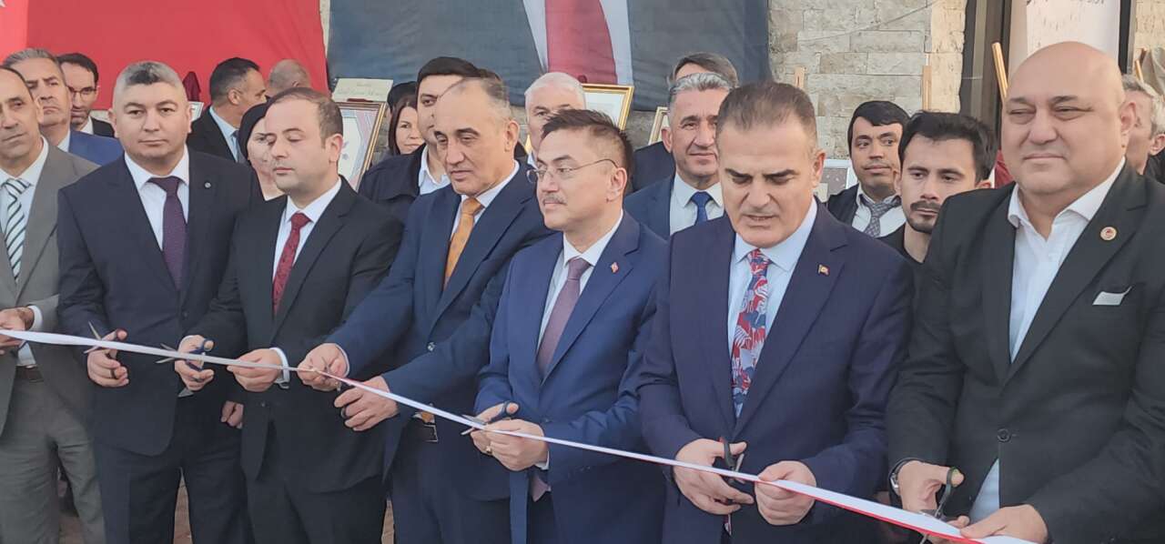 Muğla Valisi Akbıyık, Yatağan Millet Bahçesi’nde Gençlerle İftarda Buluştu 4